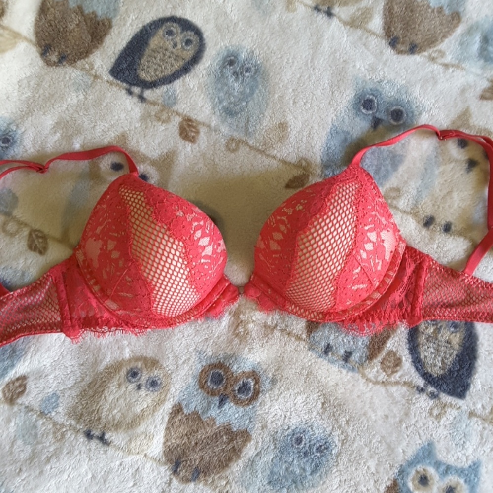 Red VS bombshell bra